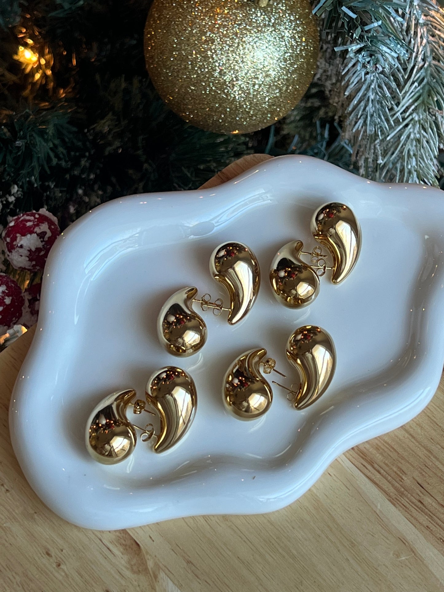 TEARDROP EARRINGS
