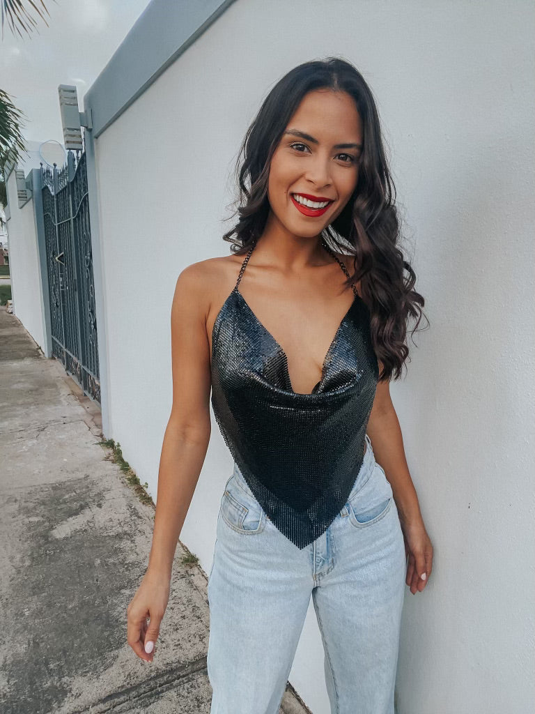 BLACK CHAIN TOP