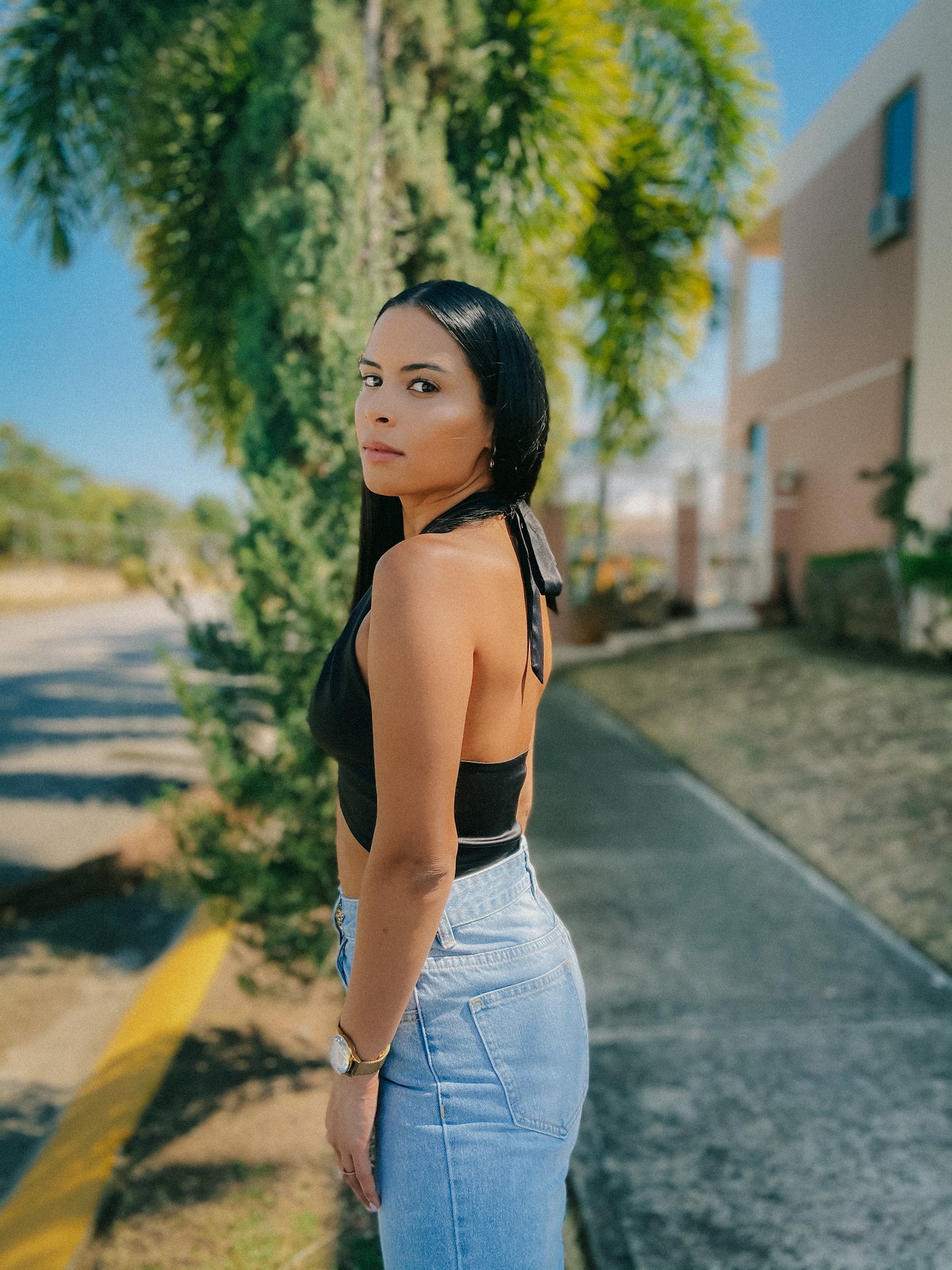 "Oia" Halter Crop