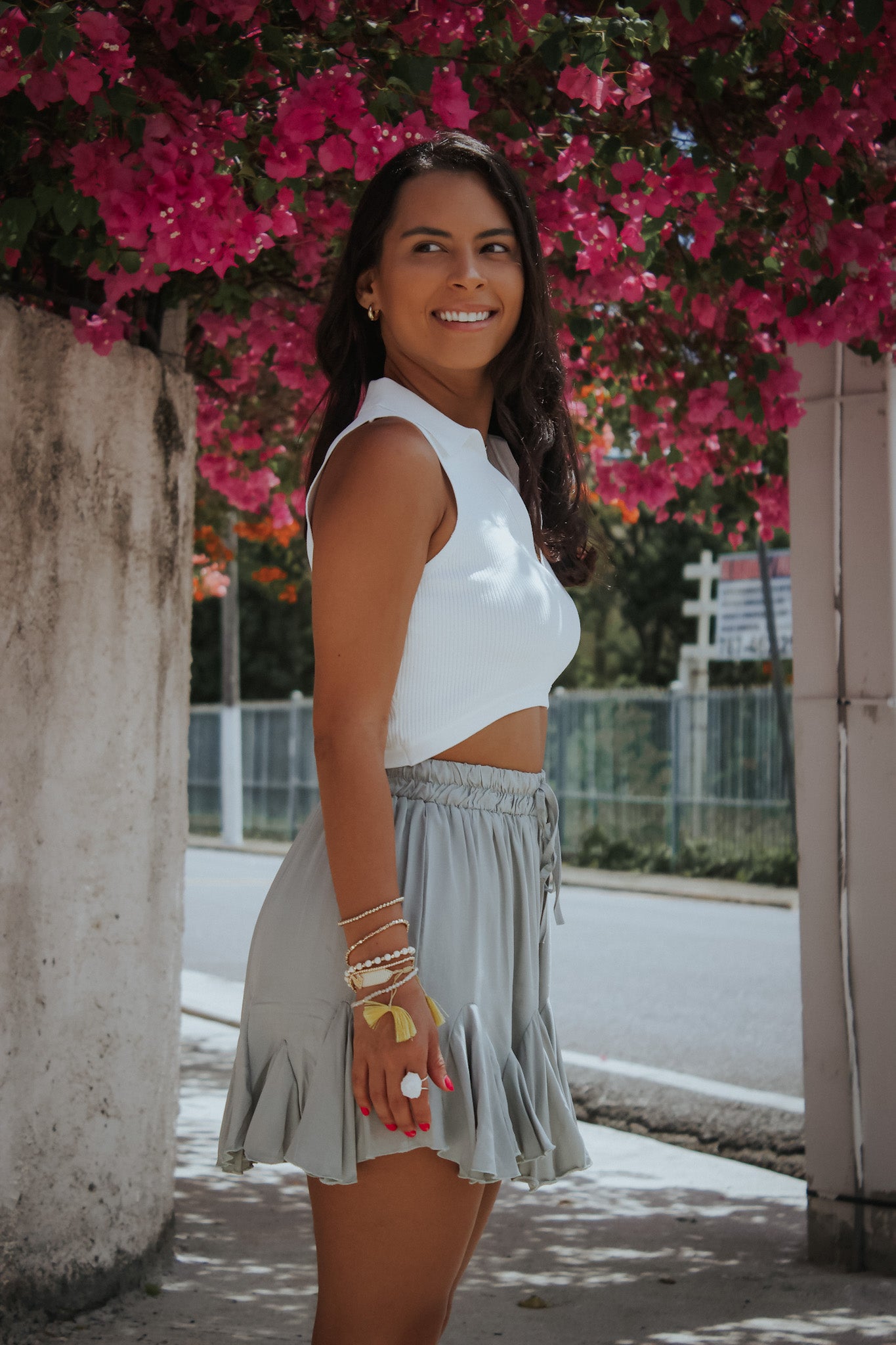 WHITE COLLAR CROP TOP