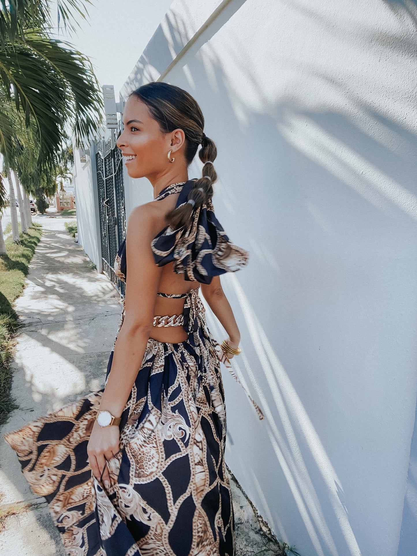 CUTOUT CHAIN MAXI
